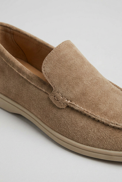 Classic Moccasin Stitch Leather Loafers with Tonal Sole