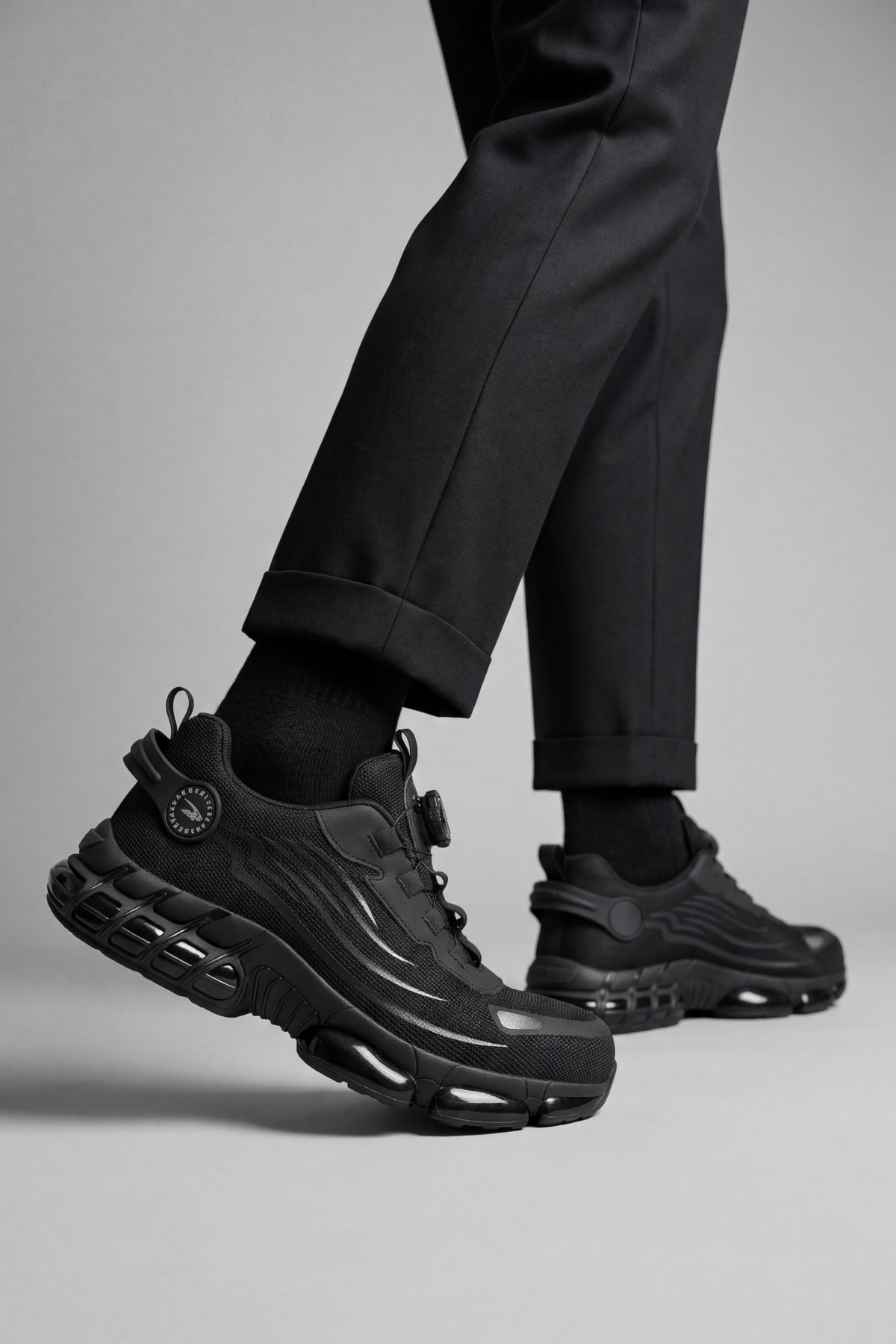 Sporty Steel Toe Cap Dial Closure Sneakers