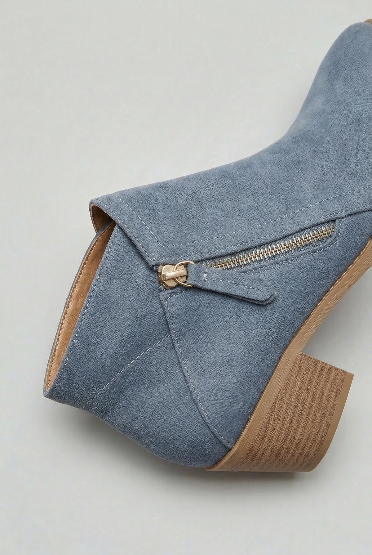 Classic Leather Ankle Boots with Side Zip and Block Heel